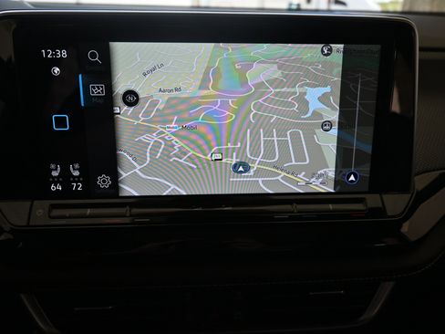 Used 2024 Volkswagen Atlas Cross Sport SEL R-Line image 28