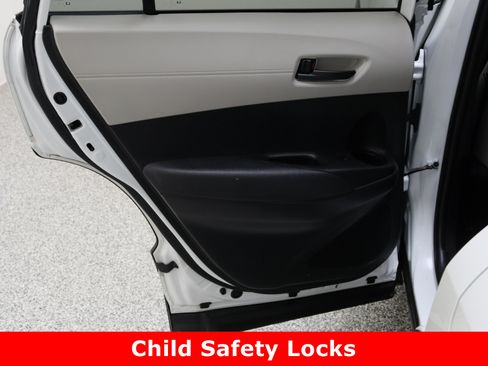 Used 2023 Toyota Corolla Cross LE image 25