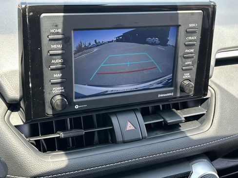 Used 2022 Toyota RAV4 LE w/ Carpet Mat Package (TMS) FWD image 15