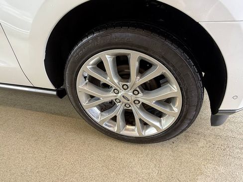 Used 2019 Ford Expedition Limited w/ Equipment Group 302A image 6