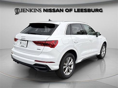 Used 2024 Audi Q3 2.0T Premium image 11