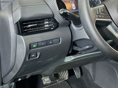 Used 2025 Nissan Sentra SV image 17