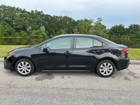 Certified 2022 Toyota Corolla LE FWD image 3