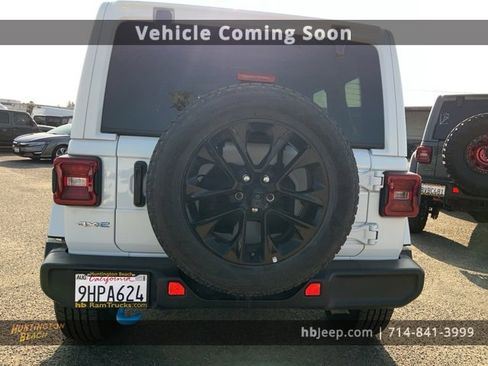 Used 2024 Jeep Wrangler Unlimited Sahara image 5