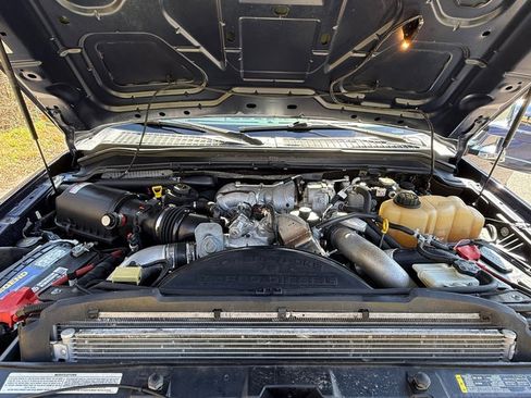 Used 2010 Ford F250 Lariat image 11