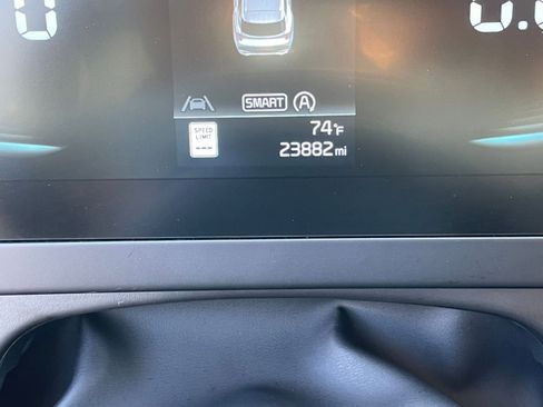 Used 2025 Kia Sportage LX image 40