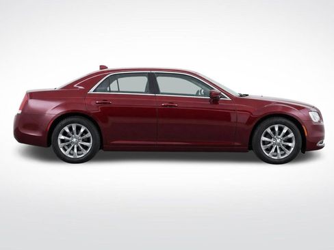 Used 2016 Chrysler 300 Limited w/ Driver Convenience Group AWD/4WD image 9