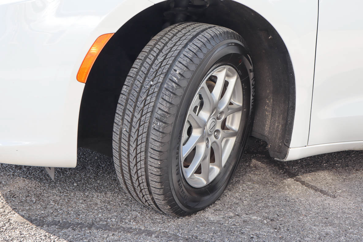 Used 2026 Chrysler Pacifica Select FWD image 17