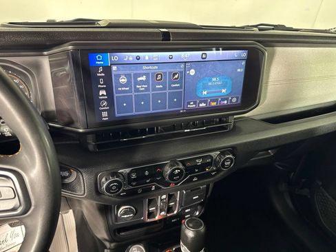 Used 2024 Jeep Wrangler Unlimited Sport AWD/4WD image 14