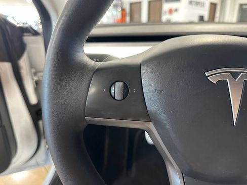 Used 2022 Tesla Model 3 Performance AWD/4WD image 17