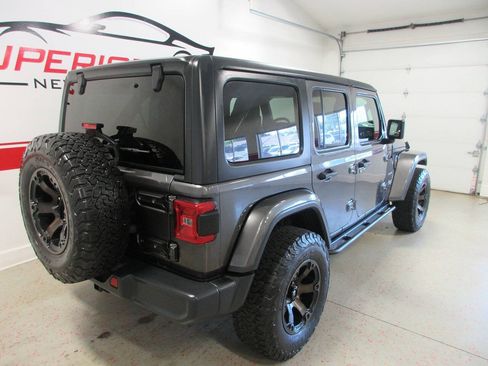 Used 2018 Jeep Wrangler Unlimited Sahara w/ LED Lighting Group AWD/4WD image 13