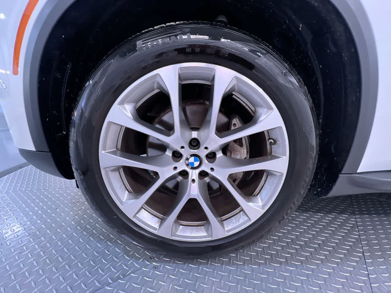 Used 2024 BMW X5 xDrive40i w/ Premium Package AWD/4WD image 13