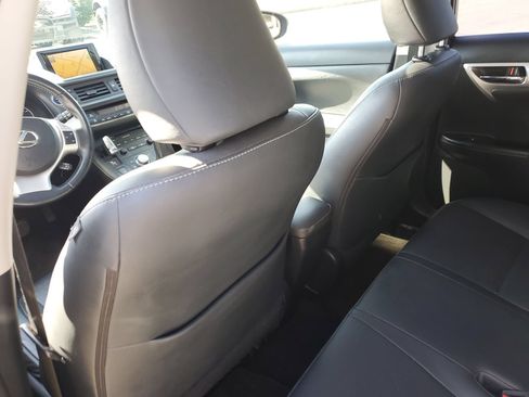 Used 2012 Lexus CT 200h Premium w/ Leather Pkg FWD image 13