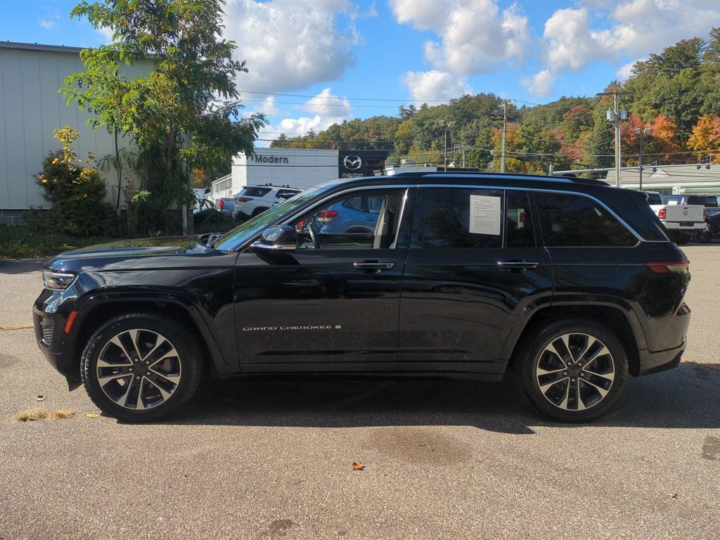Used 2022 Jeep Grand Cherokee Overland w/ Luxury Tech Group IV AWD/4WD image 7
