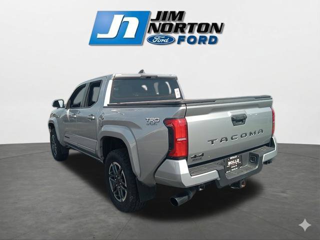 Used 2025 Toyota Tacoma TRD Sport AWD/4WD image 7
