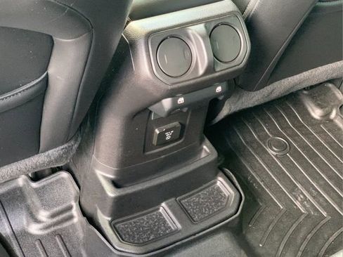 Certified 2020 Jeep Wrangler Unlimited Sahara image 6