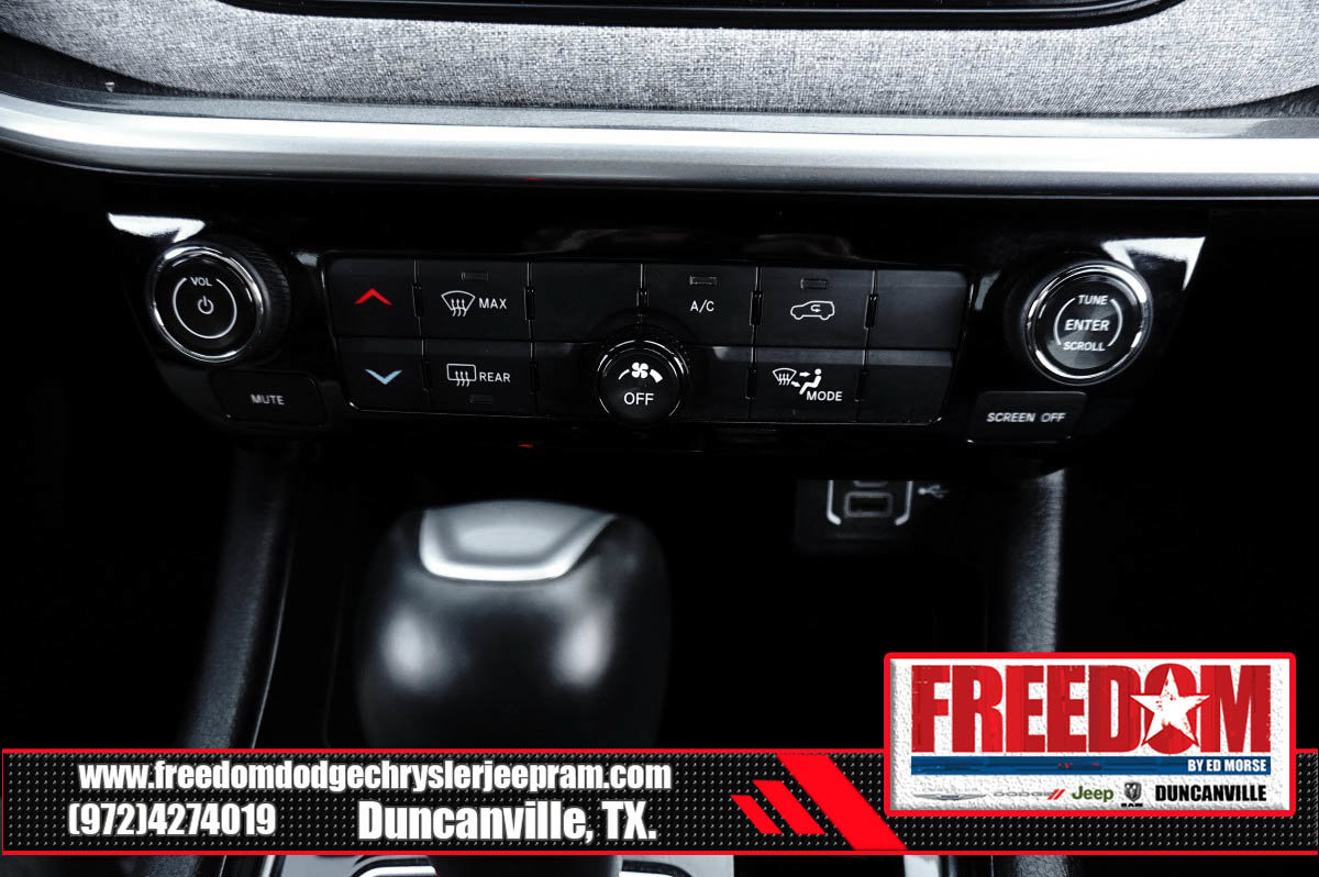 Used 2024 Jeep Compass Latitude AWD/4WD image 22