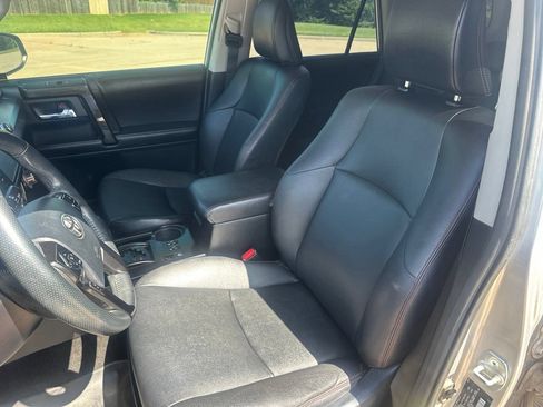 Used 2015 Toyota 4Runner Trail Premium AWD/4WD image 9