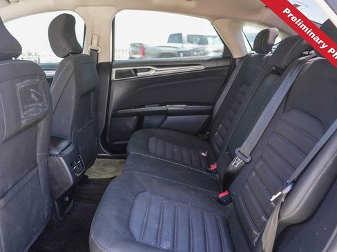 Used 2018 Ford Fusion SE w/ Fusion SE Technology Package FWD image 13