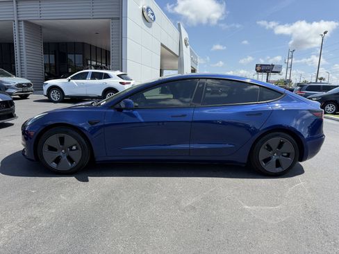 Used 2021 Tesla Model 3 Standard Range RWD image 7