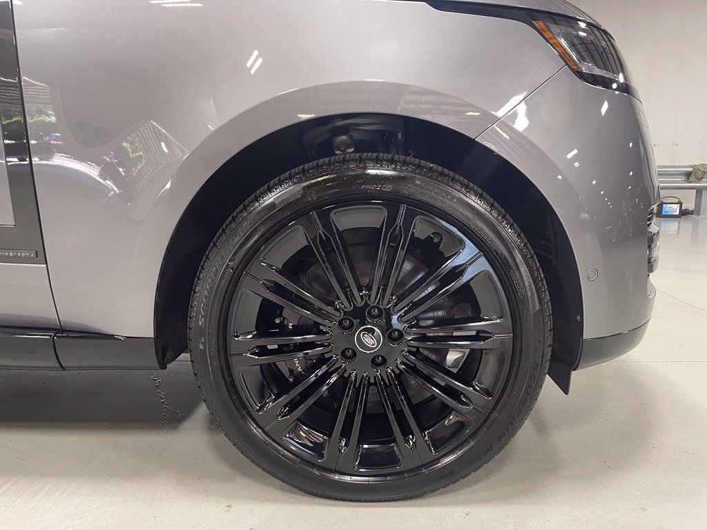 Used 2025 Land Rover Range Rover Autobiography AWD/4WD image 16