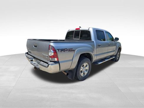 Used 2015 Toyota Tacoma PreRunner w/ TRD Off-Road Package RWD image 11