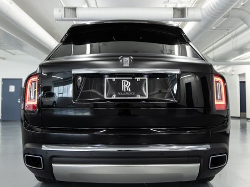 Certified 2024 Rolls-Royce Cullinan AWD/4WD image 25