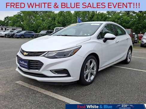 Used 2018 Chevrolet Cruze Premier FWD image 4