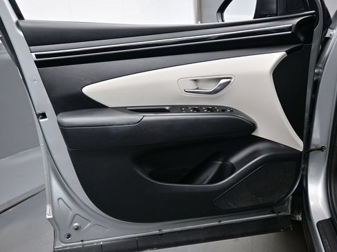 Certified 2024 Hyundai Tucson SEL FWD image 9