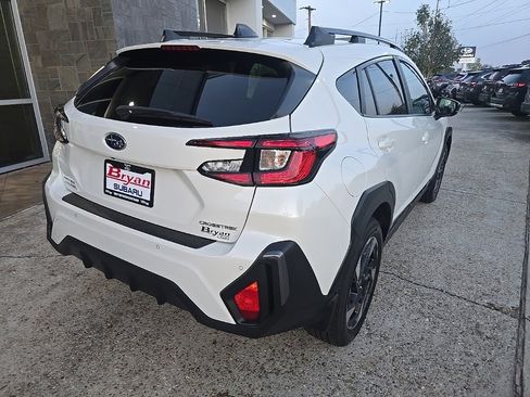 Used 2024 Subaru Crosstrek 2.5i Limited w/ Crosstrek Mirror Package image 24