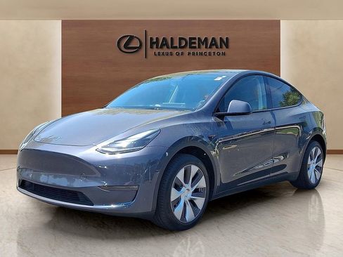 Used 2023 Tesla Model Y Long Range AWD/4WD image 3