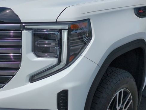 Used 2025 GMC Sierra 1500 AT4 w/ AT4 Premium Package image 9