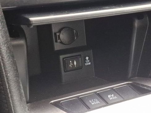 Used 2014 Toyota Camry SE w/ Moonroof Package image 26