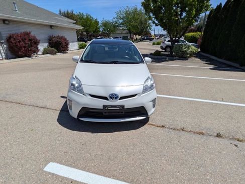 Used 2013 Toyota Prius Three w/ Solar Roof Pkg FWD image 8