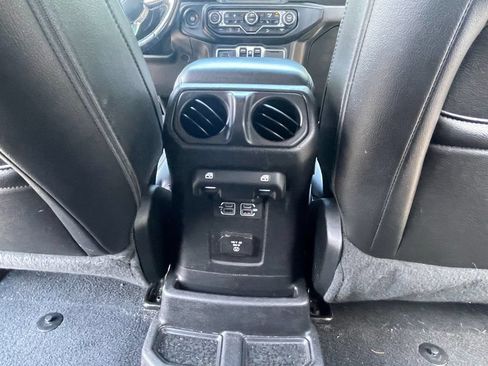 Used 2020 Jeep Wrangler Unlimited Sahara AWD/4WD image 28