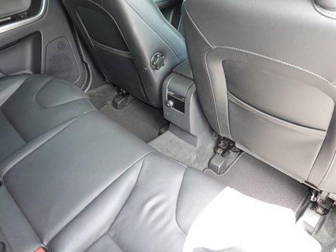 Used 2015 Volvo XC60 T5 AWD/4WD image 24