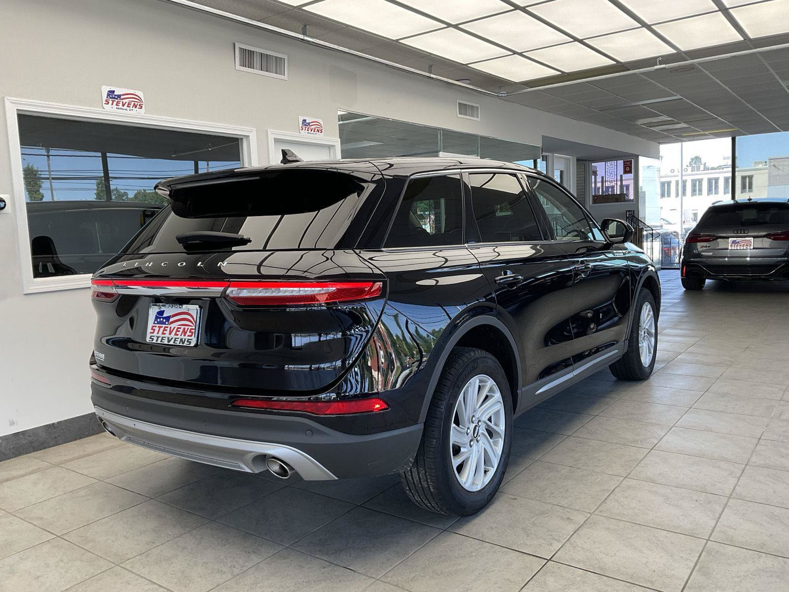 Certified 2023 Lincoln Corsair AWD image 5