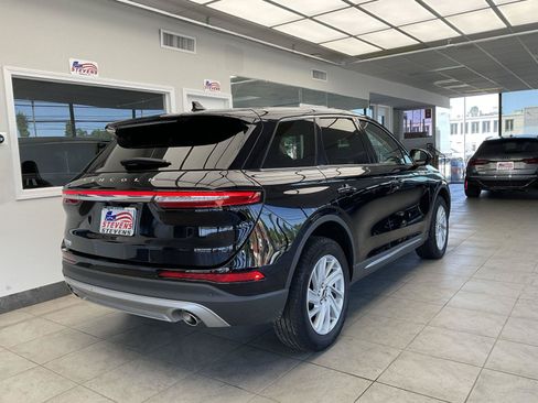 Used 2023 Lincoln Corsair AWD image 5