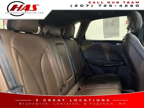Used 2017 Lincoln MKC Reserve image 11