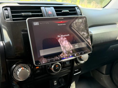 Used 2018 Toyota 4Runner TRD Off-Road AWD/4WD image 44