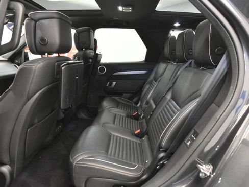 Used 2021 Land Rover Discovery S R-Dynamic image 14