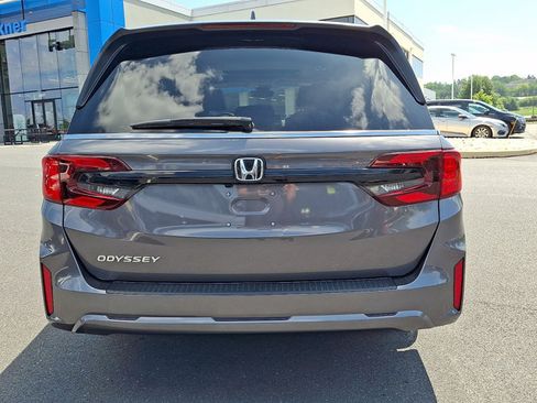 Certified 2026 Honda Odyssey EX-L image 6