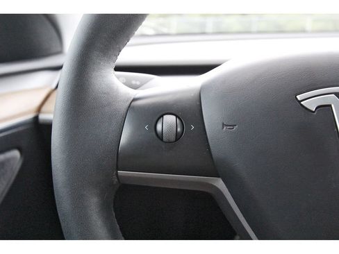 Used 2023 Tesla Model Y Long Range AWD/4WD image 18