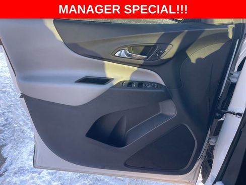 Used 2021 Chevrolet Equinox LS w/ LS Convenience Package image 28