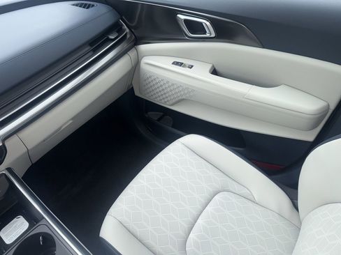 New 2026 Kia Carnival SX w/ SX Dark Edition Package image 12