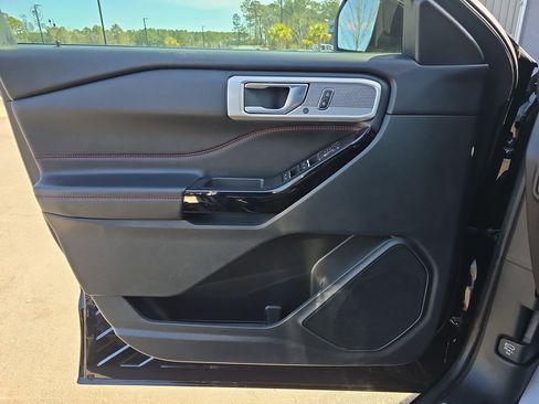 Used 2022 Ford Explorer ST-Line w/ Class IV Trailer Tow Package image 32