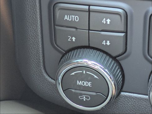 New 2026 Chevrolet Suburban High Country AWD/4WD image 26