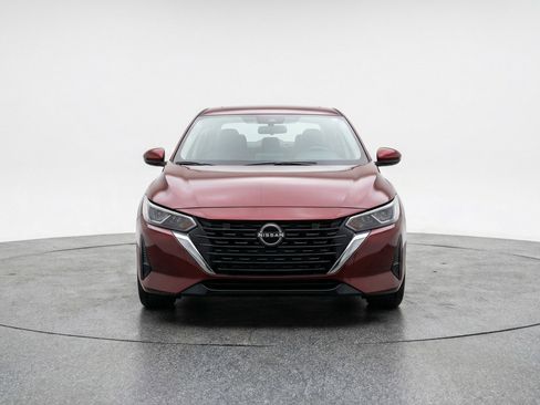 Used 2025 Nissan Sentra SV image 2