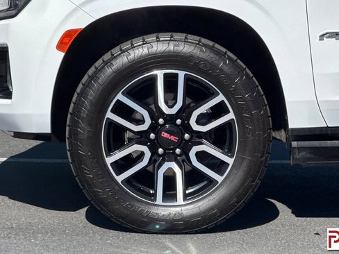 Certified 2022 GMC Yukon AT4 w/ Max Trailering Package AWD/4WD image 34