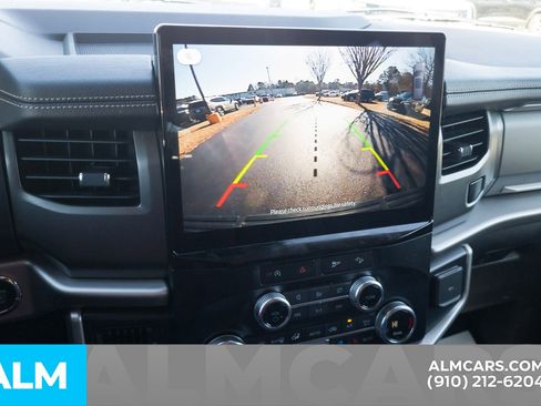 Used 2024 Ford Expedition XLT image 27